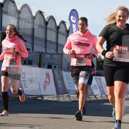 03.10.2025 - Köhlbrandbrückenlauf Luisa Fischer http://msf.ph/oto/9041441 03.10.2025 13:34:16 Ziel 4438, 4674, 5207, 5221, 5593, 6095, 6574 meine-sportfotos.de