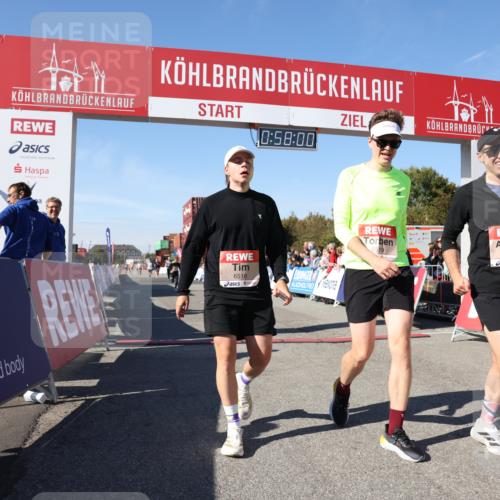03.10.2025 - Köhlbrandbrückenlauf Lena Gebhardt http://msf.ph/oto/9041442 03.10.2025 12:58:01 Ziel 4046, 4102, 4654, 5669, 5961, 6518, 6519, 6520, 6715 meine-sportfotos.de