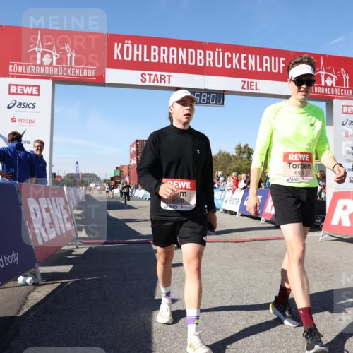 03.10.2025 - Köhlbrandbrückenlauf Lena Gebhardt http://msf.ph/oto/9041449 03.10.2025 12:58:01 Ziel 4046, 4102, 4654, 5669, 5961, 6518, 6519, 6520, 6715 meine-sportfotos.de