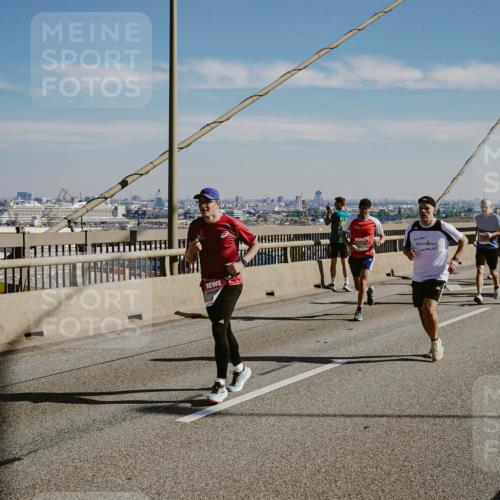 03.10.2025 - Köhlbrandbrückenlauf Michael Burmester http://msf.ph/oto/9041460 03.10.2025 12:22:46 Position 1  meine-sportfotos.de