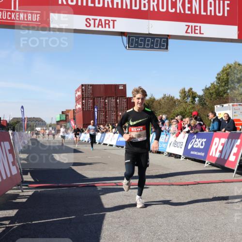 03.10.2025 - Köhlbrandbrückenlauf Lena Gebhardt http://msf.ph/oto/9041470 03.10.2025 12:58:05 Ziel 4046, 4102, 4234, 4248, 5961, 6518, 6519, 6520, 6715, 6718 meine-sportfotos.de