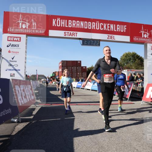 03.10.2025 - Köhlbrandbrückenlauf Lena Gebhardt http://msf.ph/oto/9041471 03.10.2025 13:17:22 Ziel 4404, 4686, 4988, 5007, 5008, 5031, 5429, 5544, 5638, 5642, 5890, 5943, 6389, 6431 meine-sportfotos.de