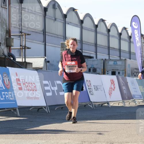 03.10.2025 - Köhlbrandbrückenlauf Luisa Fischer http://msf.ph/oto/9041478 03.10.2025 13:34:20 Ziel 4674, 5207, 5221, 5437, 5593, 5693, 5695, 6574 meine-sportfotos.de