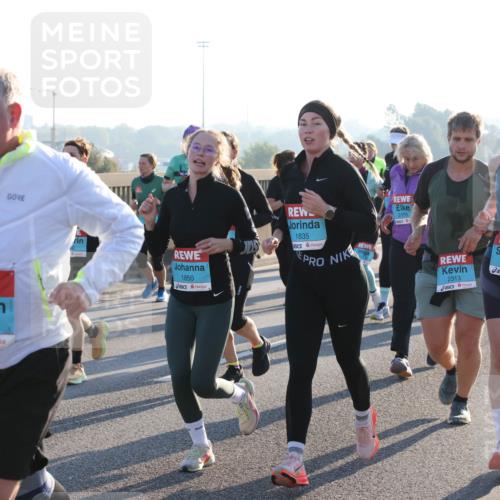 03.10.2025 - Köhlbrandbrückenlauf Lena Gebhardt http://msf.ph/oto/9041480 03.10.2025 09:25:36 Position 1 3675, 1850, 1835, 2175, 2313, 2314 meine-sportfotos.de