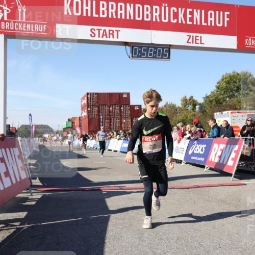 03.10.2025 - Köhlbrandbrückenlauf Lena Gebhardt http://msf.ph/oto/9041492 03.10.2025 12:58:06 Ziel 4046, 4234, 4248, 6518, 6519, 6520, 6715, 6718 meine-sportfotos.de