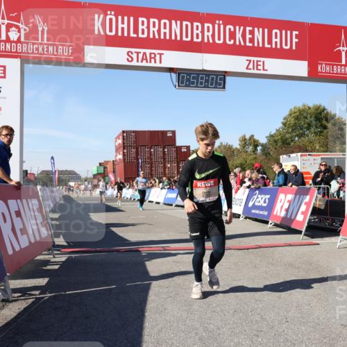 03.10.2025 - Köhlbrandbrückenlauf Lena Gebhardt http://msf.ph/oto/9041499 03.10.2025 12:58:06 Ziel 4046, 4234, 4248, 6518, 6519, 6520, 6715, 6718 meine-sportfotos.de