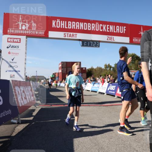03.10.2025 - Köhlbrandbrückenlauf Lena Gebhardt http://msf.ph/oto/9041508 03.10.2025 13:17:24 Ziel 4404, 4686, 4988, 5007, 5008, 5031, 5429, 5544, 5638, 5642, 5890, 5943, 6069, 6389 meine-sportfotos.de