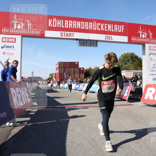 03.10.2025 - Köhlbrandbrückenlauf Lena Gebhardt http://msf.ph/oto/9041514 03.10.2025 12:58:06 Ziel 4046, 4234, 4248, 6518, 6519, 6520, 6715, 6718 meine-sportfotos.de