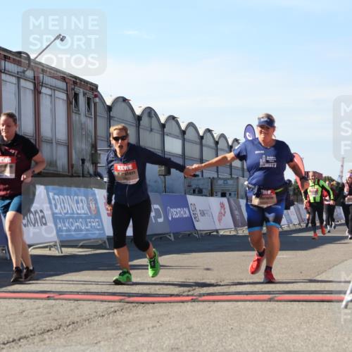 03.10.2025 - Köhlbrandbrückenlauf Luisa Fischer http://msf.ph/oto/9041519 03.10.2025 13:34:23 Ziel 4674, 5207, 5221, 5437, 5693, 5695, 6574 meine-sportfotos.de