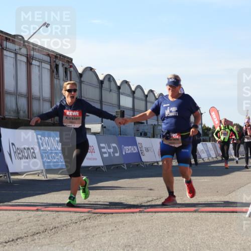 03.10.2025 - Köhlbrandbrückenlauf Luisa Fischer http://msf.ph/oto/9041524 03.10.2025 13:34:23 Ziel 4674, 5207, 5221, 5437, 5693, 5695, 6574 meine-sportfotos.de