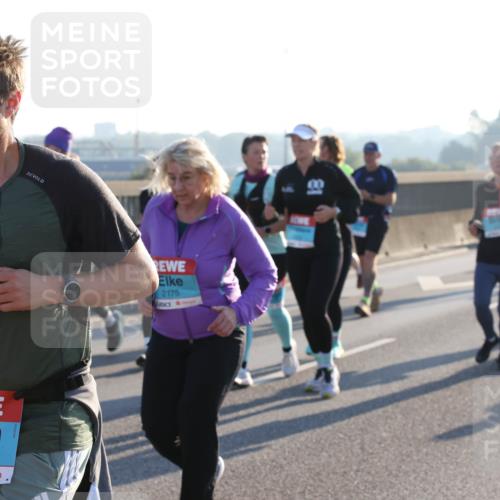 03.10.2025 - Köhlbrandbrückenlauf Lena Gebhardt http://msf.ph/oto/9041530 03.10.2025 09:25:38 Position 1 2175 meine-sportfotos.de