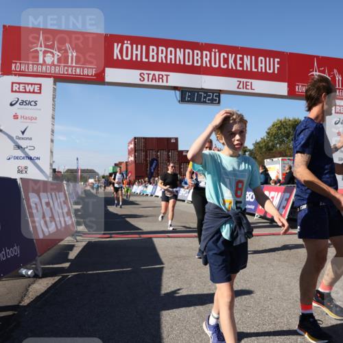 03.10.2025 - Köhlbrandbrückenlauf Lena Gebhardt http://msf.ph/oto/9041546 03.10.2025 13:17:25 Ziel 4404, 4686, 4818, 4988, 5007, 5008, 5031, 5544, 5638, 5642, 5890, 5943, 6069, 6389 meine-sportfotos.de