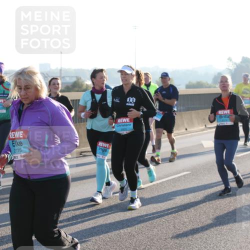 03.10.2025 - Köhlbrandbrückenlauf Lena Gebhardt http://msf.ph/oto/9041550 03.10.2025 09:25:38 Position 1 2175, 2177, 2922, 2219 meine-sportfotos.de