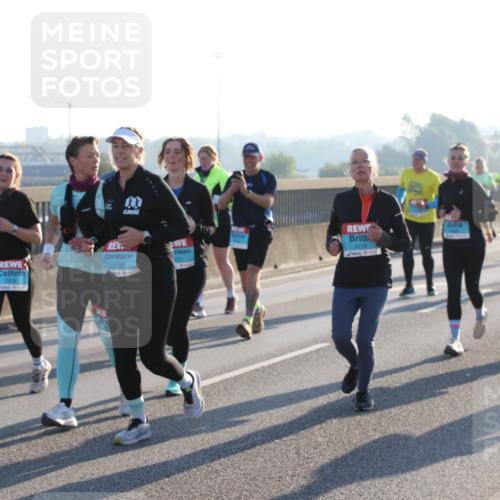 03.10.2025 - Köhlbrandbrückenlauf Lena Gebhardt http://msf.ph/oto/9041563 03.10.2025 09:25:38 Position 1 2922, 2219 meine-sportfotos.de