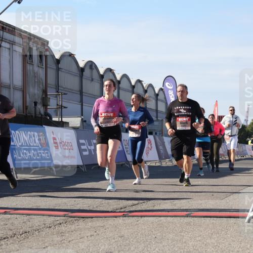 03.10.2025 - Köhlbrandbrückenlauf Luisa Fischer http://msf.ph/oto/9041568 03.10.2025 13:34:37 Ziel 4702, 4754, 4997, 5390, 5407, 5465, 6289, 6290, 6486 meine-sportfotos.de