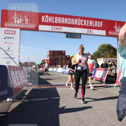 03.10.2025 - Köhlbrandbrückenlauf Lena Gebhardt http://msf.ph/oto/9041574 03.10.2025 13:17:26 Ziel 4404, 4686, 4746, 4818, 4988, 5007, 5008, 5031, 5638, 5642, 5890, 5943, 6069, 6389, 6710 meine-sportfotos.de