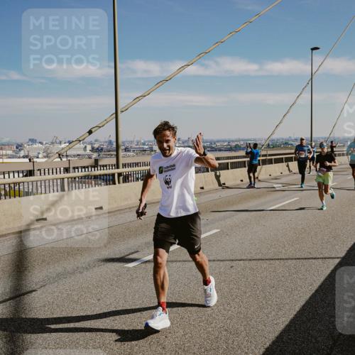 03.10.2025 - Köhlbrandbrückenlauf Michael Burmester http://msf.ph/oto/9041575 03.10.2025 12:22:54 Position 1  meine-sportfotos.de