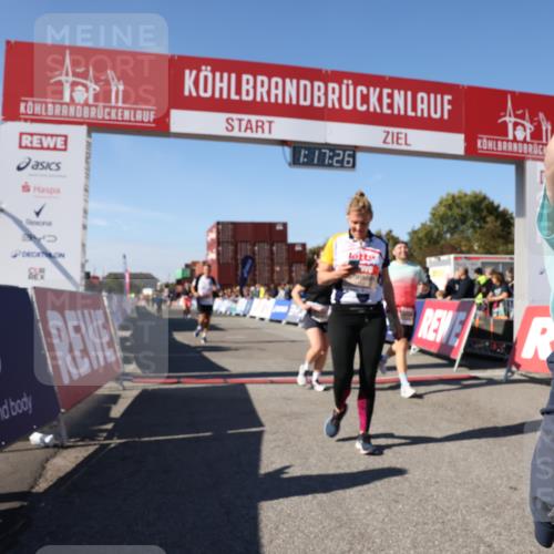 03.10.2025 - Köhlbrandbrückenlauf Lena Gebhardt http://msf.ph/oto/9041577 03.10.2025 13:17:26 Ziel 4404, 4686, 4746, 4818, 4988, 5007, 5008, 5031, 5638, 5642, 5890, 5943, 6069, 6389, 6710 meine-sportfotos.de