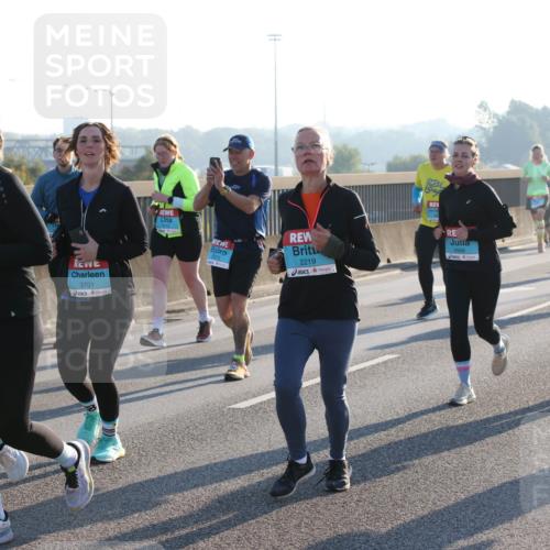 03.10.2025 - Köhlbrandbrückenlauf Lena Gebhardt http://msf.ph/oto/9041580 03.10.2025 09:25:39 Position 1 2976, 2922, 3701, 2219, 2966 meine-sportfotos.de