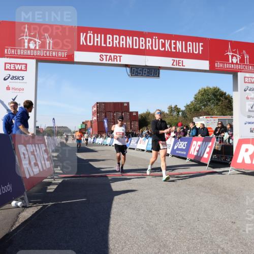 03.10.2025 - Köhlbrandbrückenlauf Lena Gebhardt http://msf.ph/oto/9041602 03.10.2025 12:58:11 Ziel 4234, 4248, 4394, 6152, 6715, 6717, 6718 meine-sportfotos.de