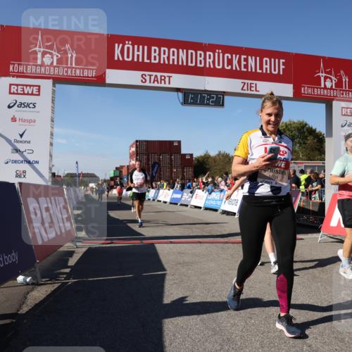 03.10.2025 - Köhlbrandbrückenlauf Lena Gebhardt http://msf.ph/oto/9041605 03.10.2025 13:17:27 Ziel 4012, 4686, 4746, 4818, 4988, 5007, 5008, 5031, 5638, 5642, 5890, 5943, 6069, 6389, 6710 meine-sportfotos.de
