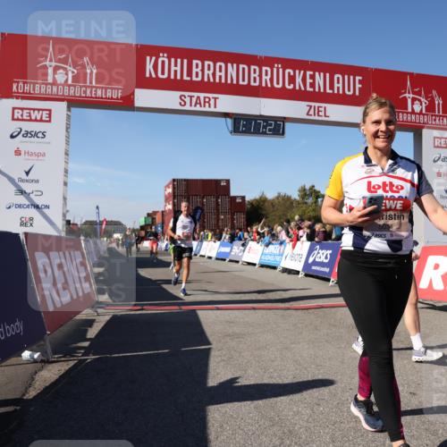 03.10.2025 - Köhlbrandbrückenlauf Lena Gebhardt http://msf.ph/oto/9041612 03.10.2025 13:17:27 Ziel 4012, 4686, 4746, 4818, 4988, 5007, 5008, 5031, 5638, 5642, 5890, 5943, 6069, 6389, 6710 meine-sportfotos.de