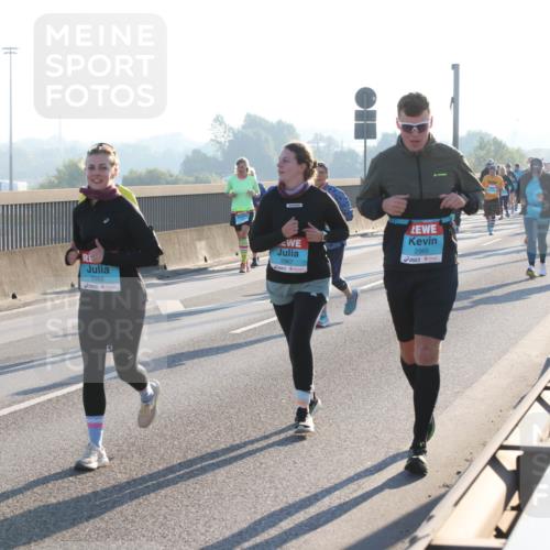 03.10.2025 - Köhlbrandbrückenlauf Lena Gebhardt http://msf.ph/oto/9041613 03.10.2025 09:25:40 Position 1 19, 2966, 2967, 2965 meine-sportfotos.de