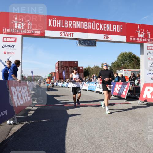 03.10.2025 - Köhlbrandbrückenlauf Lena Gebhardt http://msf.ph/oto/9041614 03.10.2025 12:58:12 Ziel 4099, 4234, 4248, 4394, 6152, 6715, 6717, 6718 meine-sportfotos.de