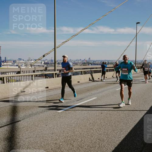 03.10.2025 - Köhlbrandbrückenlauf Michael Burmester http://msf.ph/oto/9041622 03.10.2025 12:22:58 Position 1  meine-sportfotos.de