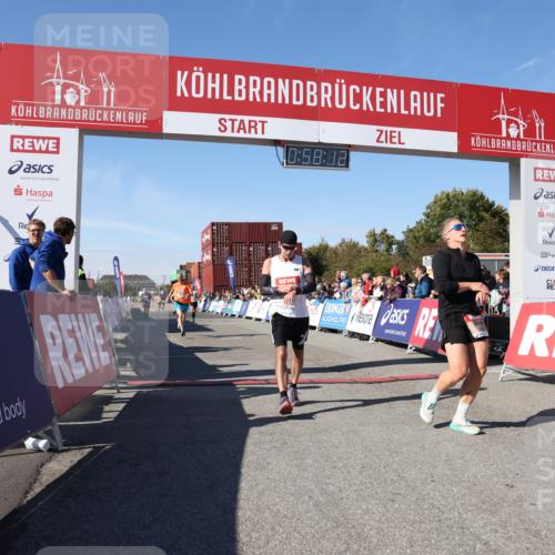03.10.2025 - Köhlbrandbrückenlauf Lena Gebhardt http://msf.ph/oto/9041624 03.10.2025 12:58:12 Ziel 4099, 4234, 4248, 4394, 6152, 6715, 6717, 6718 meine-sportfotos.de