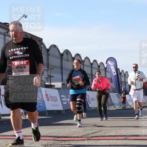 03.10.2025 - Köhlbrandbrückenlauf Luisa Fischer http://msf.ph/oto/9041625 03.10.2025 13:34:40 Ziel 4112, 4498, 4702, 4754, 4767, 4997, 5390, 5407, 5465, 6196, 6289, 6290, 6486 meine-sportfotos.de