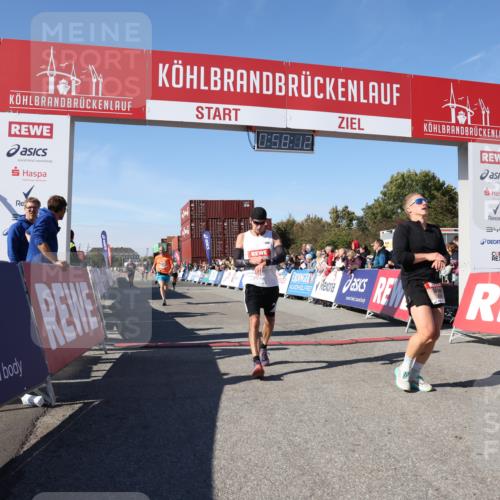 03.10.2025 - Köhlbrandbrückenlauf Lena Gebhardt http://msf.ph/oto/9041630 03.10.2025 12:58:12 Ziel 4099, 4234, 4248, 4394, 6152, 6715, 6717, 6718 meine-sportfotos.de