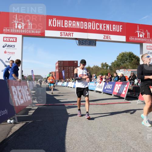 03.10.2025 - Köhlbrandbrückenlauf Lena Gebhardt http://msf.ph/oto/9041637 03.10.2025 12:58:12 Ziel 4099, 4234, 4248, 4394, 6152, 6715, 6717, 6718 meine-sportfotos.de