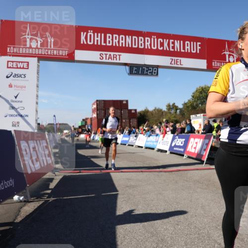 03.10.2025 - Köhlbrandbrückenlauf Lena Gebhardt http://msf.ph/oto/9041638 03.10.2025 13:17:28 Ziel 4012, 4686, 4746, 4818, 4988, 5007, 5008, 5031, 5638, 5642, 5890, 6069, 6389, 6710 meine-sportfotos.de