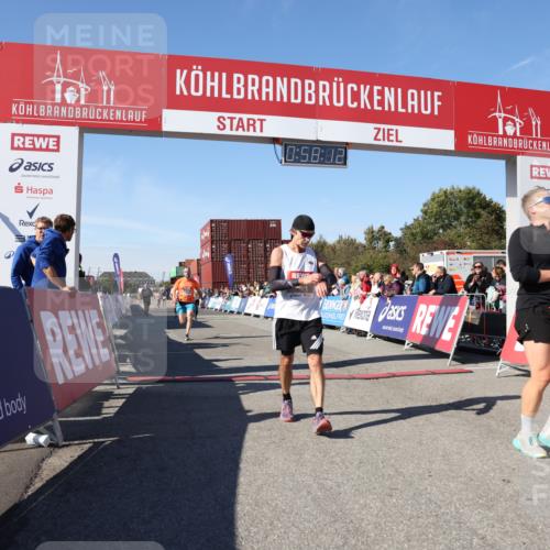 03.10.2025 - Köhlbrandbrückenlauf Lena Gebhardt http://msf.ph/oto/9041642 03.10.2025 12:58:12 Ziel 4099, 4234, 4248, 4394, 6152, 6715, 6717, 6718 meine-sportfotos.de
