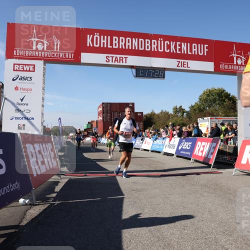 03.10.2025 - Köhlbrandbrückenlauf Lena Gebhardt http://msf.ph/oto/9041648 03.10.2025 13:17:28 Ziel 4012, 4686, 4746, 4818, 4988, 5007, 5008, 5031, 5638, 5642, 5890, 6069, 6389, 6710 meine-sportfotos.de
