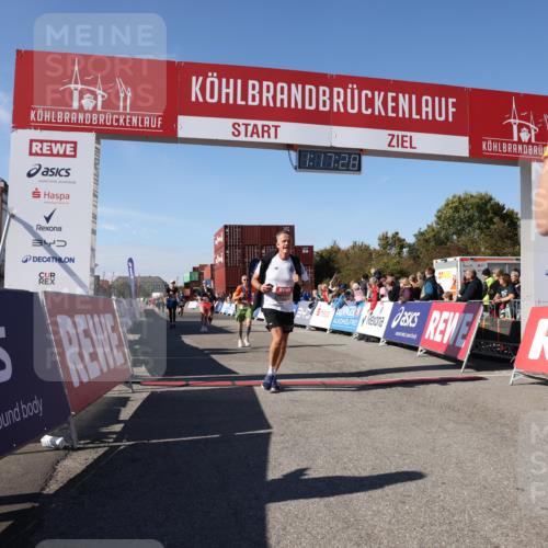 03.10.2025 - Köhlbrandbrückenlauf Lena Gebhardt http://msf.ph/oto/9041653 03.10.2025 13:17:28 Ziel 4012, 4686, 4746, 4818, 4988, 5007, 5008, 5031, 5638, 5642, 5890, 6069, 6389, 6710 meine-sportfotos.de