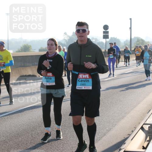 03.10.2025 - Köhlbrandbrückenlauf Lena Gebhardt http://msf.ph/oto/9041654 03.10.2025 09:25:41 Position 1 2966, 2967, 2965 meine-sportfotos.de