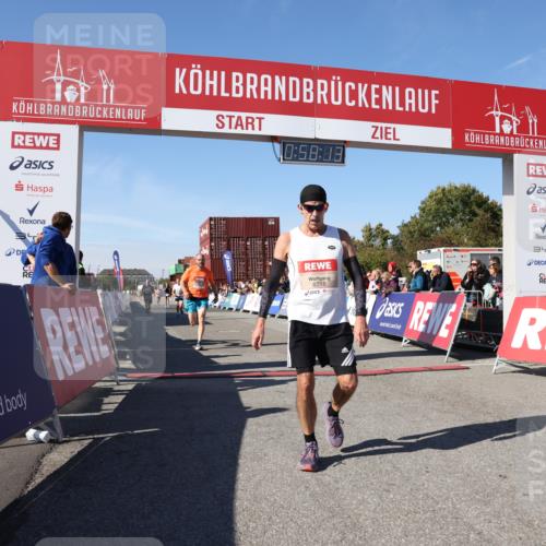03.10.2025 - Köhlbrandbrückenlauf Lena Gebhardt http://msf.ph/oto/9041656 03.10.2025 12:58:13 Ziel 4099, 4234, 4248, 4394, 6152, 6715, 6717, 6718 meine-sportfotos.de