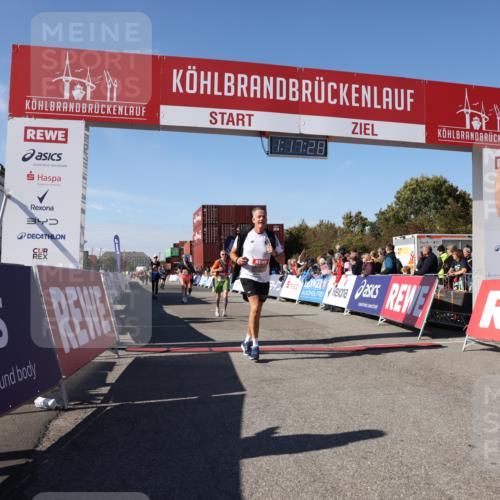 03.10.2025 - Köhlbrandbrückenlauf Lena Gebhardt http://msf.ph/oto/9041659 03.10.2025 13:17:28 Ziel 4012, 4686, 4746, 4818, 4988, 5007, 5008, 5031, 5638, 5642, 5890, 6069, 6389, 6710 meine-sportfotos.de