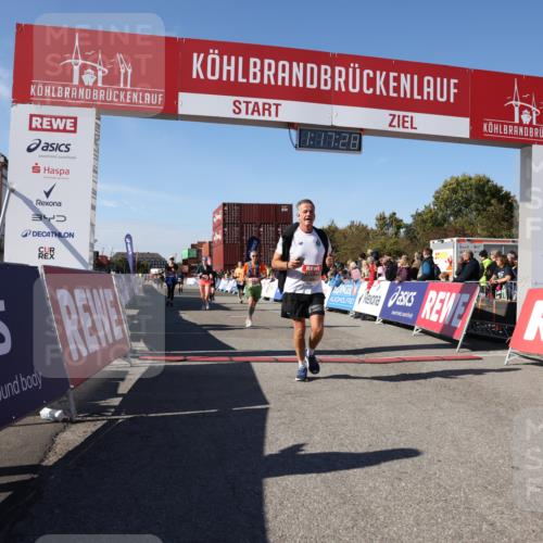 03.10.2025 - Köhlbrandbrückenlauf Lena Gebhardt http://msf.ph/oto/9041667 03.10.2025 13:17:29 Ziel 4012, 4686, 4746, 4818, 4988, 5007, 5008, 5031, 5638, 5642, 5890, 5906, 5909, 6069, 6389, 6710 meine-sportfotos.de