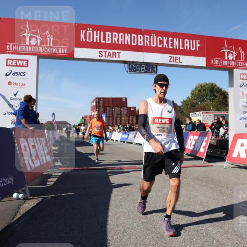 03.10.2025 - Köhlbrandbrückenlauf Lena Gebhardt http://msf.ph/oto/9041673 03.10.2025 12:58:14 Ziel 4099, 4234, 4248, 4394, 6152, 6715, 6717, 6718, 6732 meine-sportfotos.de