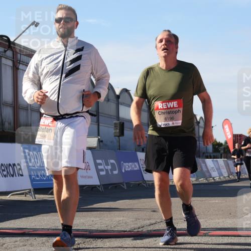 03.10.2025 - Köhlbrandbrückenlauf Luisa Fischer http://msf.ph/oto/9041683 03.10.2025 13:34:44 Ziel 4112, 4498, 4767, 4997, 5390, 5407, 5465, 6196, 6289, 6290, 6357, 6486 meine-sportfotos.de