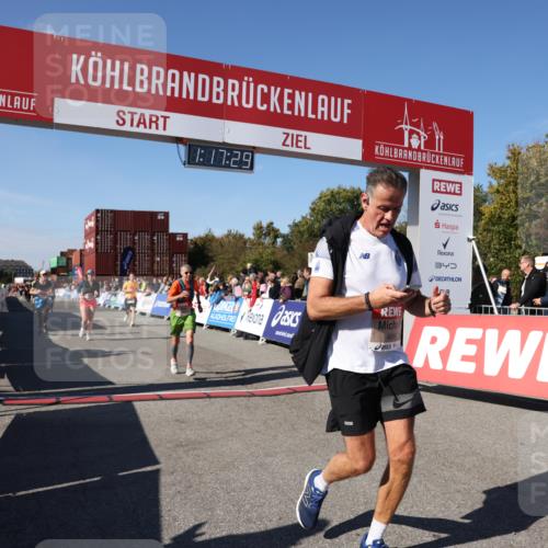 03.10.2025 - Köhlbrandbrückenlauf Lena Gebhardt http://msf.ph/oto/9041684 03.10.2025 13:17:30 Ziel 4012, 4686, 4746, 4818, 4988, 5007, 5008, 5031, 5638, 5642, 5890, 5906, 5909, 6069, 6389, 6710 meine-sportfotos.de