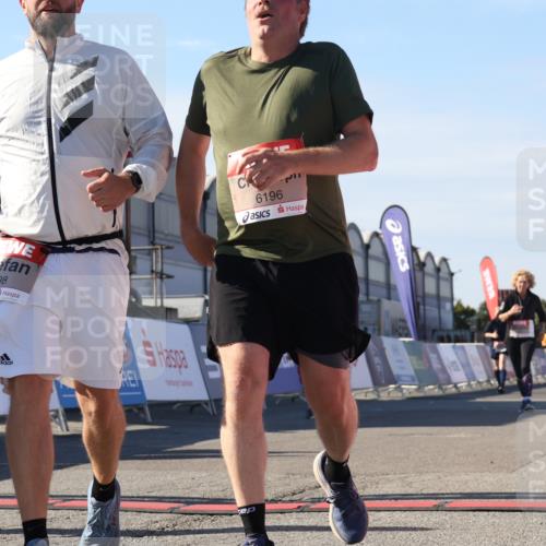 03.10.2025 - Köhlbrandbrückenlauf Luisa Fischer http://msf.ph/oto/9041692 03.10.2025 13:34:45 Ziel 4112, 4498, 4767, 4997, 5227, 5407, 5465, 6196, 6289, 6290, 6357, 6486 meine-sportfotos.de
