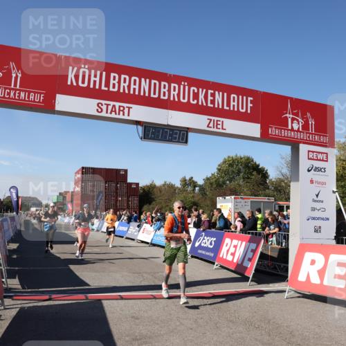 03.10.2025 - Köhlbrandbrückenlauf Lena Gebhardt http://msf.ph/oto/9041693 03.10.2025 13:17:30 Ziel 4012, 4686, 4746, 4818, 4988, 5007, 5008, 5031, 5638, 5642, 5890, 5906, 5909, 6069, 6389, 6710 meine-sportfotos.de