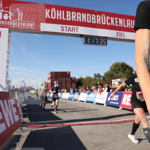 03.10.2025 - Köhlbrandbrückenlauf Lena Gebhardt http://msf.ph/oto/9041705 03.10.2025 13:17:35 Ziel 4012, 4686, 4746, 4818, 5007, 5008, 5906, 5909, 6069, 6388, 6710 meine-sportfotos.de