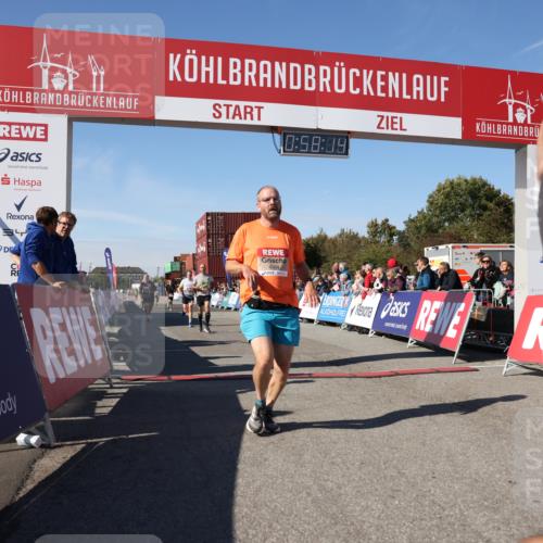 03.10.2025 - Köhlbrandbrückenlauf Lena Gebhardt http://msf.ph/oto/9041714 03.10.2025 12:58:15 Ziel 4083, 4099, 4234, 4248, 4394, 6152, 6717, 6718, 6732 meine-sportfotos.de