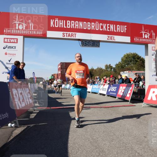 03.10.2025 - Köhlbrandbrückenlauf Lena Gebhardt http://msf.ph/oto/9041722 03.10.2025 12:58:15 Ziel 4083, 4099, 4234, 4248, 4394, 6152, 6717, 6718, 6732 meine-sportfotos.de