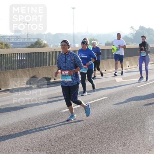 03.10.2025 - Köhlbrandbrückenlauf Lena Gebhardt http://msf.ph/oto/9041728 03.10.2025 09:25:43 Position 1 2774 meine-sportfotos.de